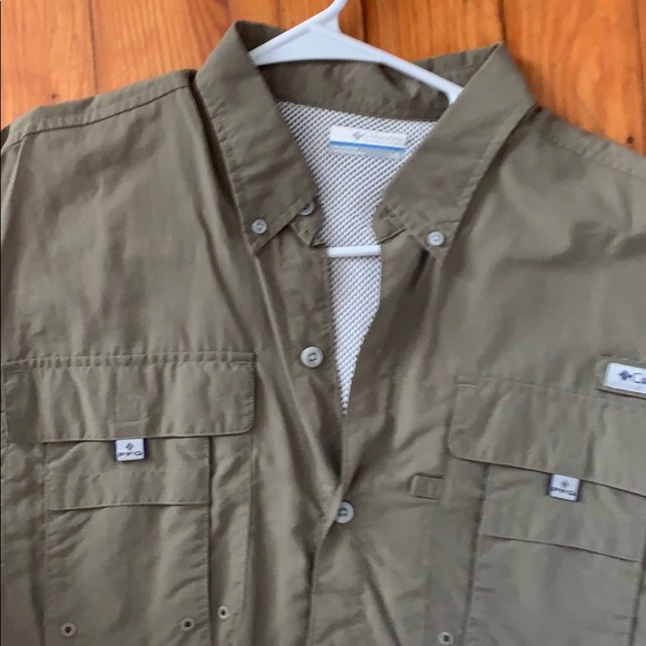 🚨SOLD🚨 (3) Men’s Columbia shirts - Picture 4 of 4